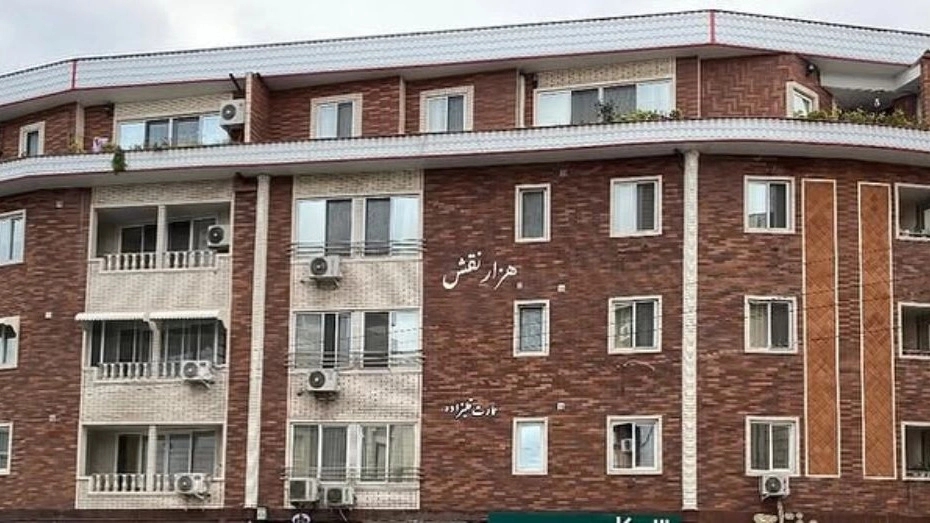 فروشگاه هزار نقش، فروش اجرای انواع آجر نسوز و تزئینات ساختمان در رشت