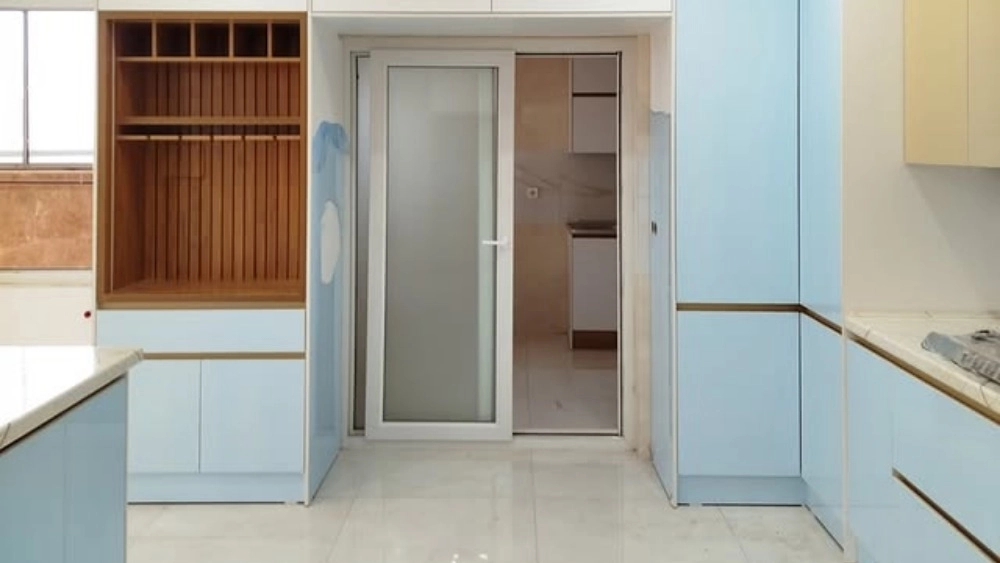 دکوراسیون داخلی عالیجناب دکور، اجرای کابینت و کمد دیواری در لاهيجان گیلان