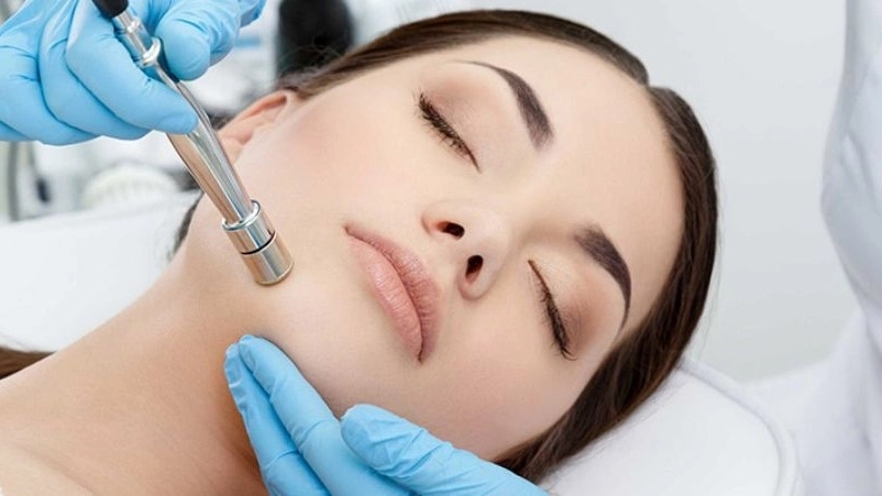 مرکز اسپا فرزانه شفیعی، آموزش خدمات پوست مو پدیکور در دزفول
