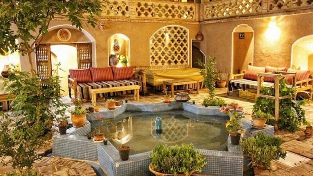 اجاره اقامتگاه سنتی در خور و بیابانک