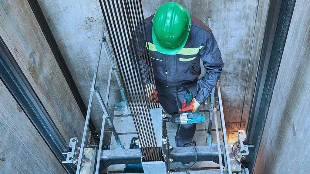 نصب آسانسور در ساختمان‌های قدیمی و فاقد چاه در رشت