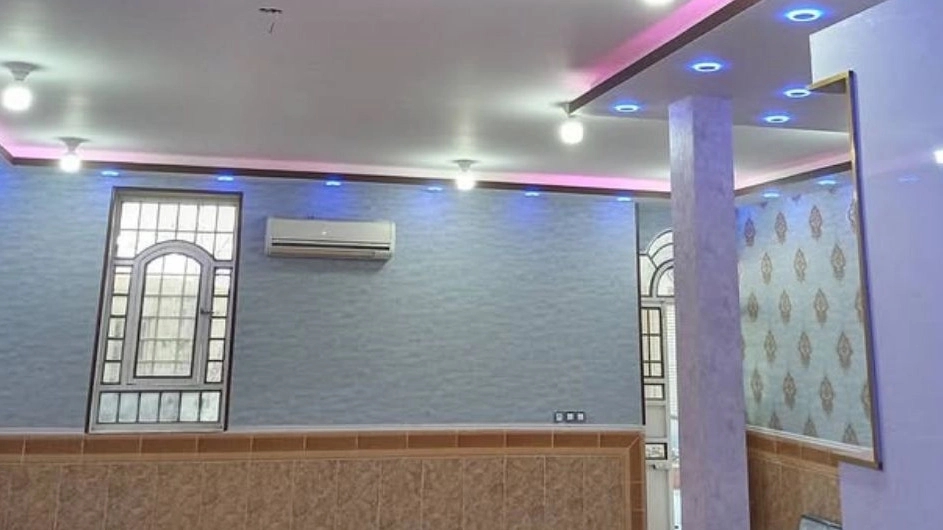 نقاشی ساختمان کوروش، رنگ آمیزی ساختمان و پتینه کاری در سیستان بلوچستان