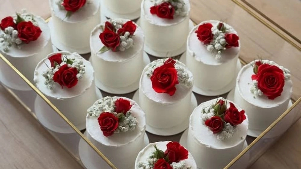 کیک خانگی شقایق افخمی، آموزش سفارش کیک عروسی و تولد درلاهیجان گیلان