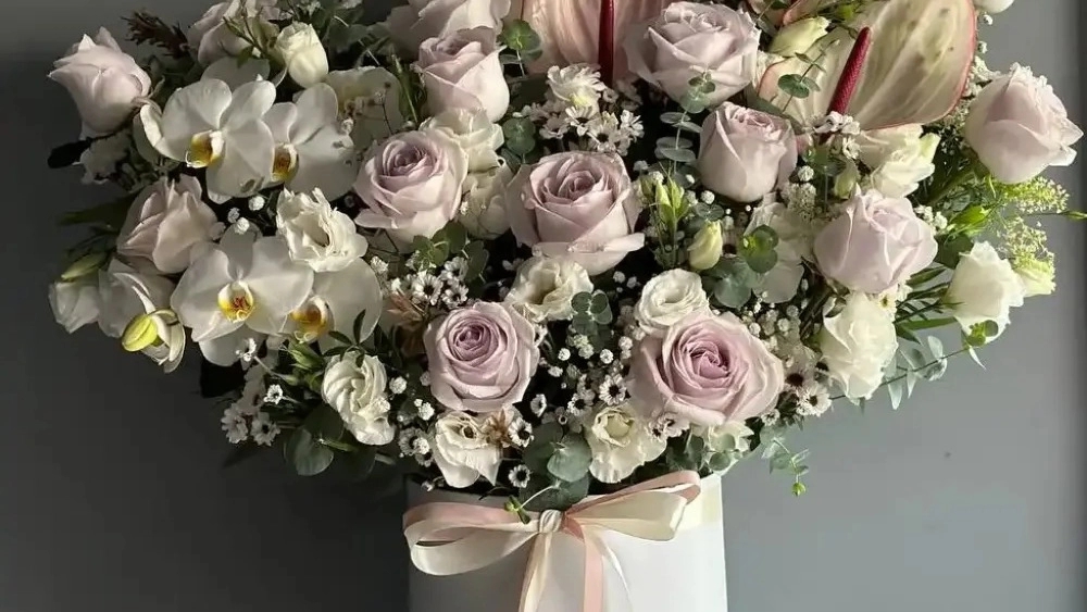 گلفروشی آندیا، خدمات گل آرایی تاج گل باکس و سبد گل در تهران