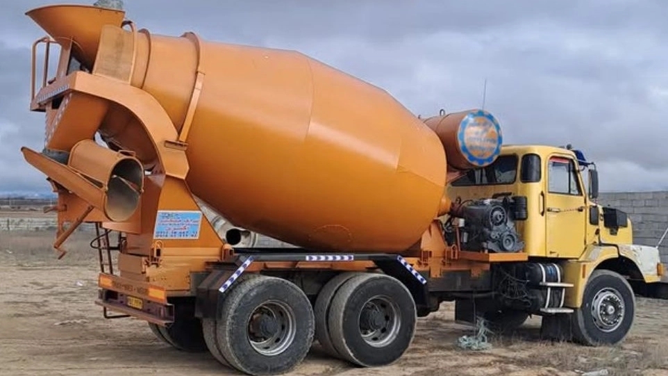 خرید مستقیم تراک میکسر حمل بتن از کارخانه در اردبیل