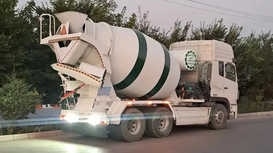 گروه صنعتی اکبری، تولید تراک میکسر حمل بتن در اردبیل