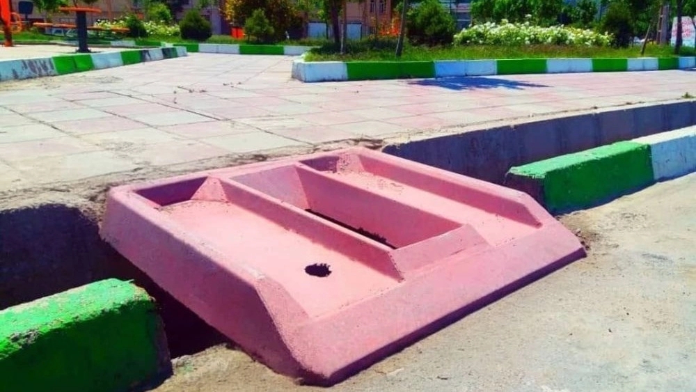 زیر مخزن بتنی مخصوص سطل های زباله تولید شده با بتن در تهران
