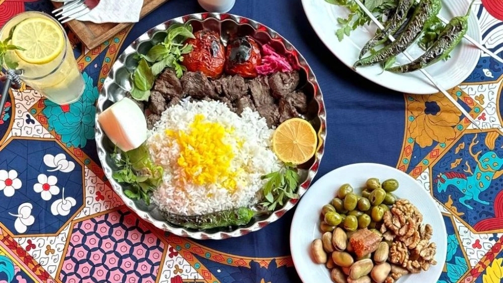 آشپزخانه دلارام، غذای بیرون بر در رشت