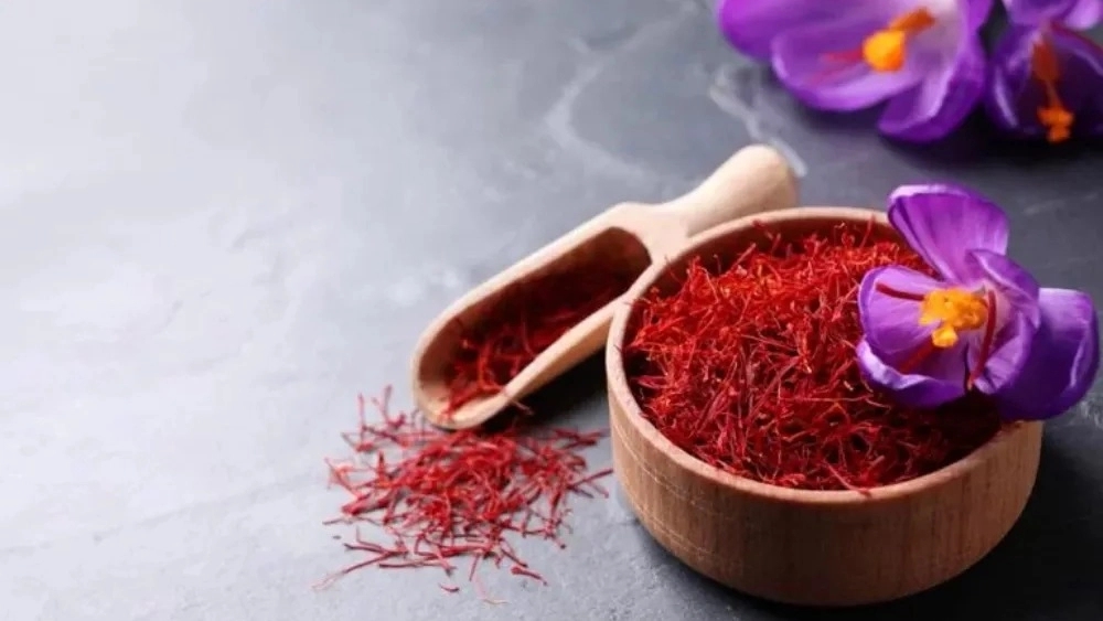 خرید زعفران و ادویه از فروشگاه چاشنی شاپ قائنات