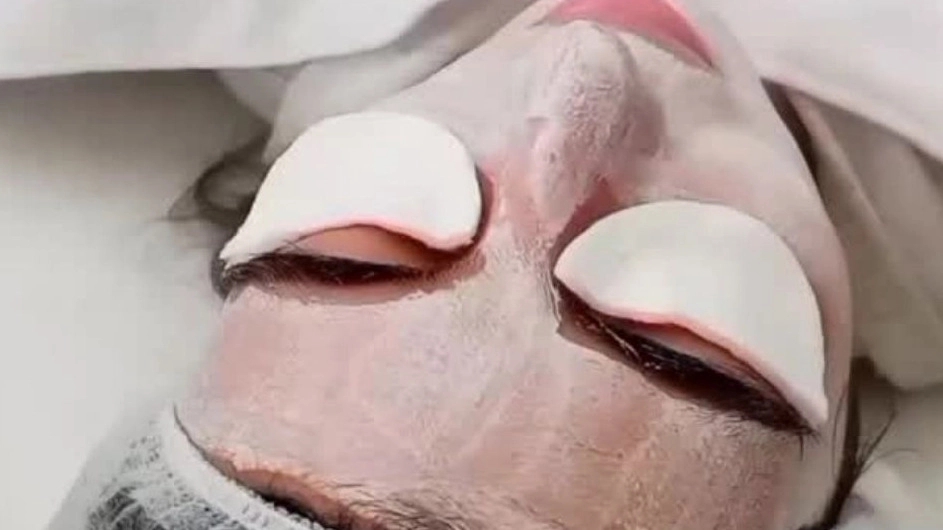 پاکسازی پوست نظری، آموزش و خدمات فیشیال در شهرضا اصفهان