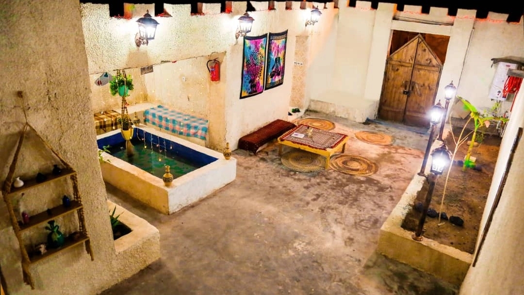اجاره اتاق بوم گردی نزدیک سواحل رنگین کمانی هرمز