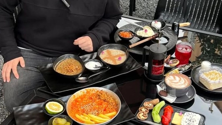 صبحانه رویایی با سرو انواع نیمرو و لوبیا املت در قزوین