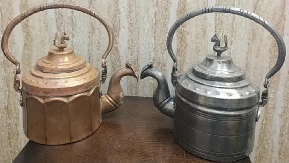 گالری امیر آنتیک، خرید و فروش انواع اجناس قدیمی و آنتیک در مشهد