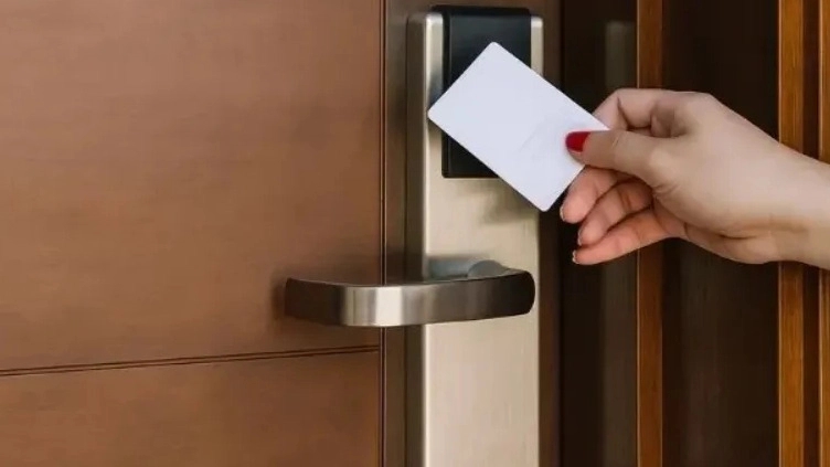 شرکت آرین تجارت حسینی، فروش قفل کارتی رمزی و اثرانگشتی در اصفهان