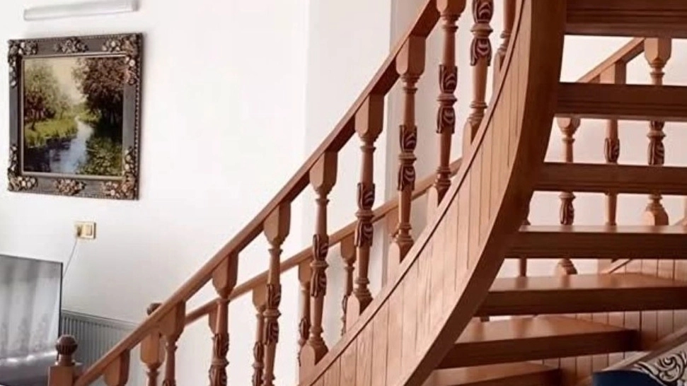 اجرای تخصصی نرده و پله چوبی با چوبینز سیفی