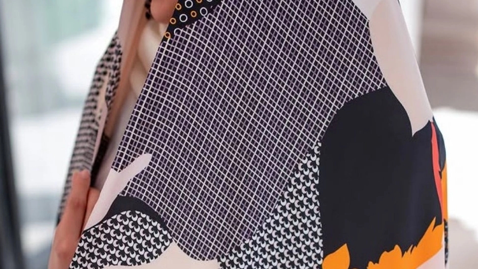 فروش عمده پارچه های چادری مشکی و رنگی در مشهد