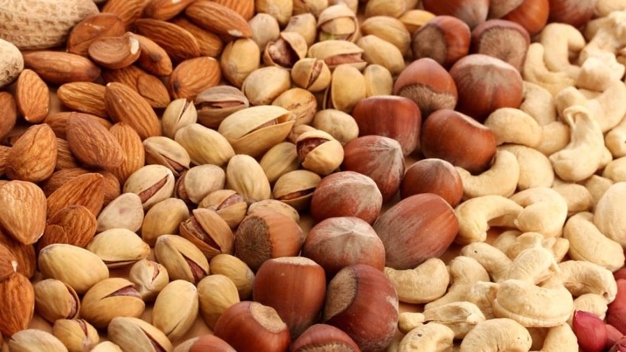 خرید آجیل و خشکبار تازه در بروجرد