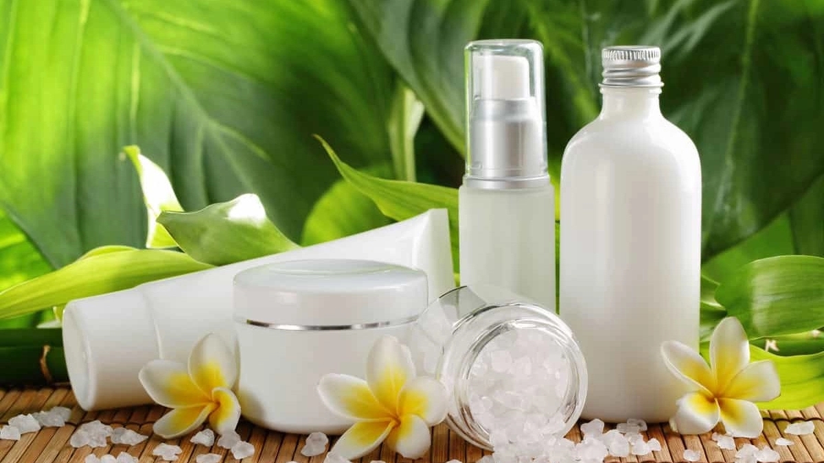 ساخت کرم، سرم و تونر گیاهی و ارگانیک سفارشی در تهران