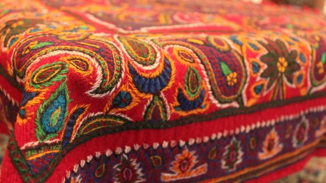 خرید صنایع دستی میناکاری و پته دوزی دست ساز با ارسال فوری