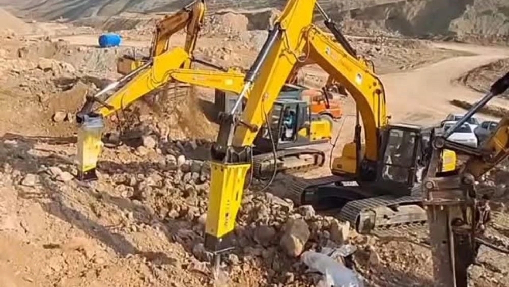 پیمانکاری آسمانی، اجاره بیل مکانیکی لودر و ماشین آلات خاکبرداری در تهران