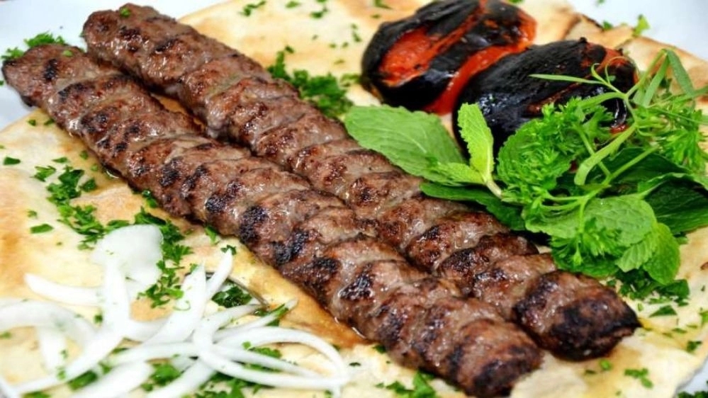 انواع چلو کباب و لقمه کباب در رستوران آدانا کباب رشت