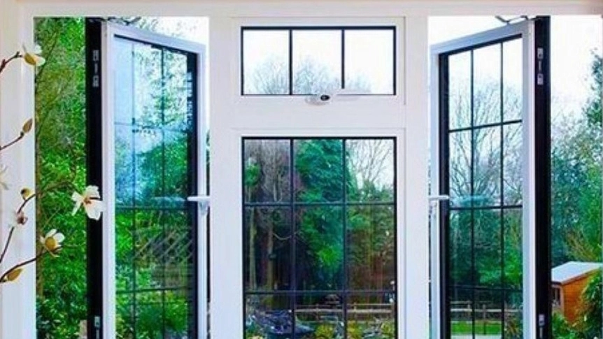 تولیدی نبی اللهی، تولید درب و پنجره دوجداره و توری پلیسه درب upvc در گچساران