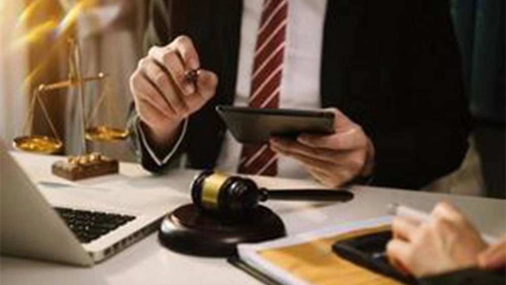 وکیل پایه یک دادگستری شیروی، مشاور حقوقی وکالت در مشهد