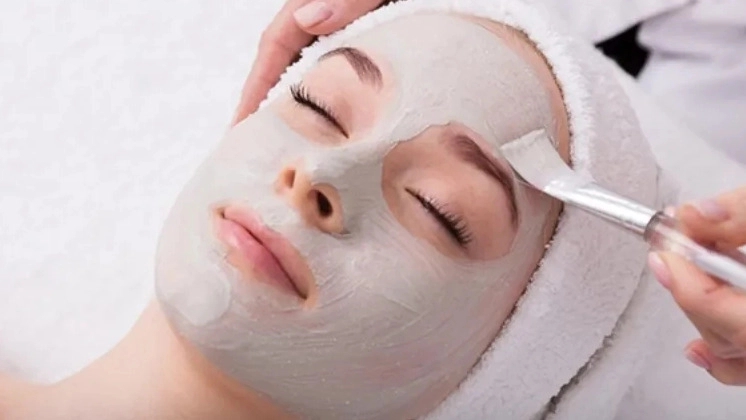پاکسازی پوست زارع، فیشیال و خدمات مراقبت و درمان پوست در شیراز