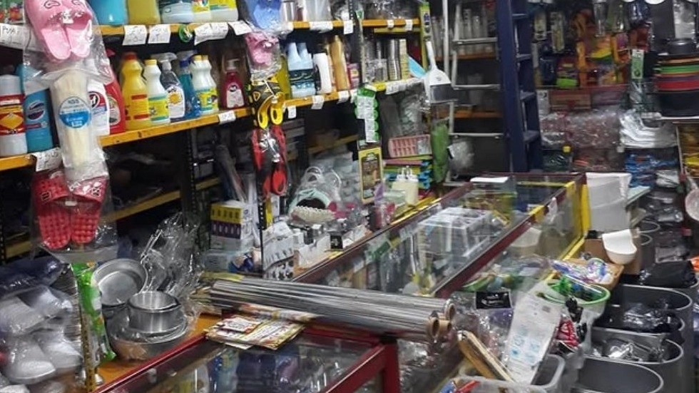 ارزان سرا علی عامری، فروش ظروف یکبار مصرف و دستمال کاغذی در تهران