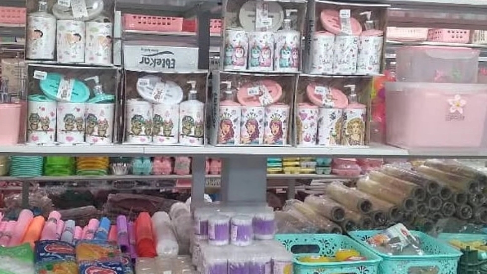 فروشگاه پلاسکو سعید، فروش انواع محصولات پلاستیکی و ابزار آشپزخانه در ازنا