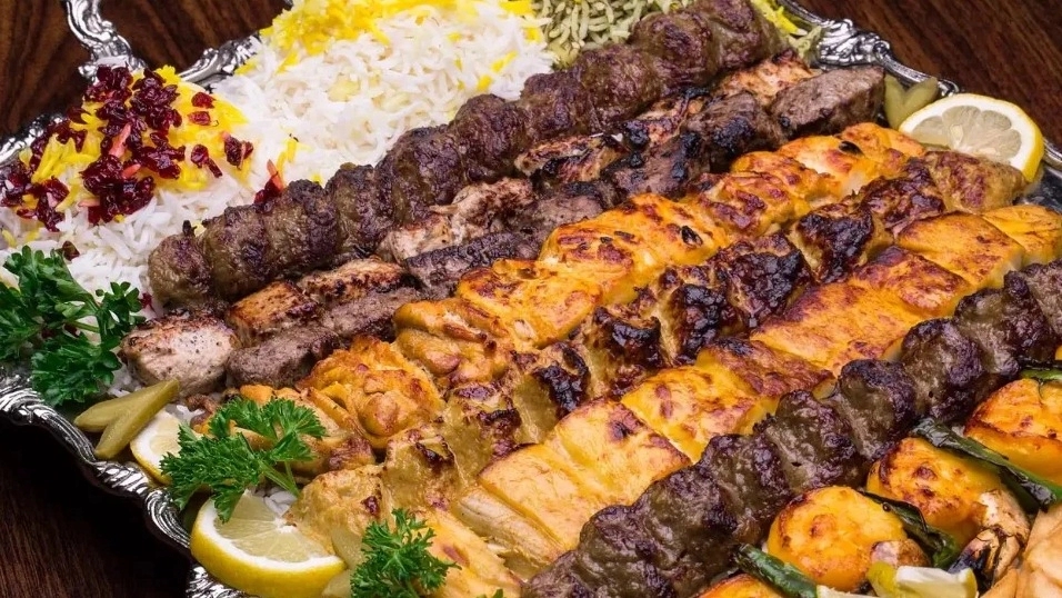 رستوران هفت خان، سرو انواع غذای ایرانی و سنتی در سمنان
