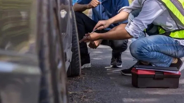 امدادخودرو و یدک‌ کش شبانه‌ روزی در کاشمر
