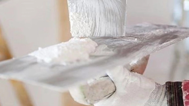 گچ کاری شیرزاده، گچ بری و سفیدکاری در رشت