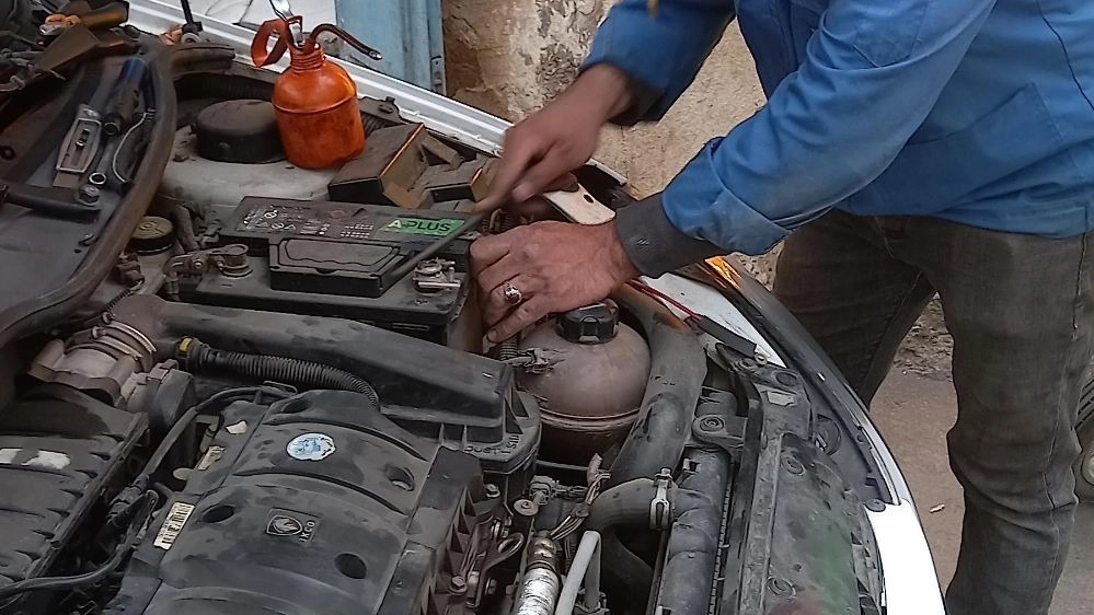 تعمیرات تخصصی خودرو در مکانیکی و باطری سازی سعید