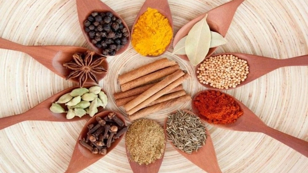 عطاری ملک، تولید و فروش گیاهان دارویی در زاهدان