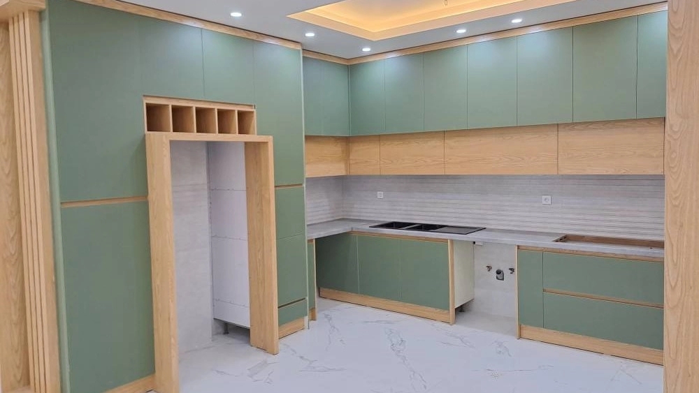 طراحی و نصب کابینت MDF و های گلاس با قیمت مناسب در رشت