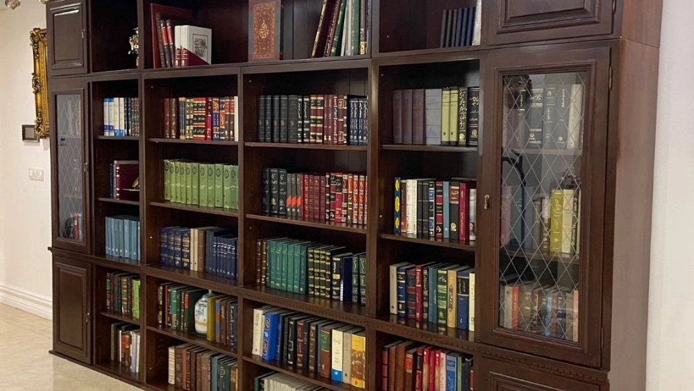 میز تحریر و کتابخانه چوبی سفارشی از صنایع چوبی کاج