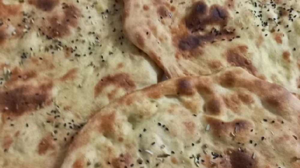 بهترین نان سنتی یزد در تولیدی لتیر