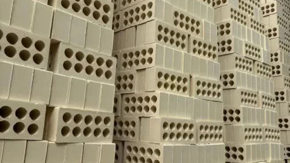 تحویل سالم محصول درب پروژه بلوکه سفال آجر سه سوراخ گری (صنایع آجر مبصری)