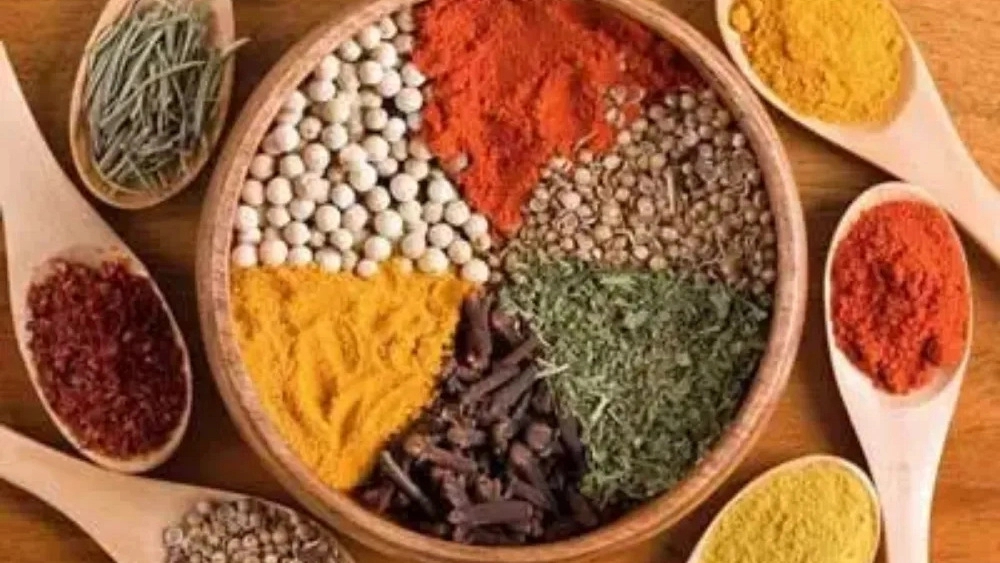 تفاوت ادویه تازه و کهنه