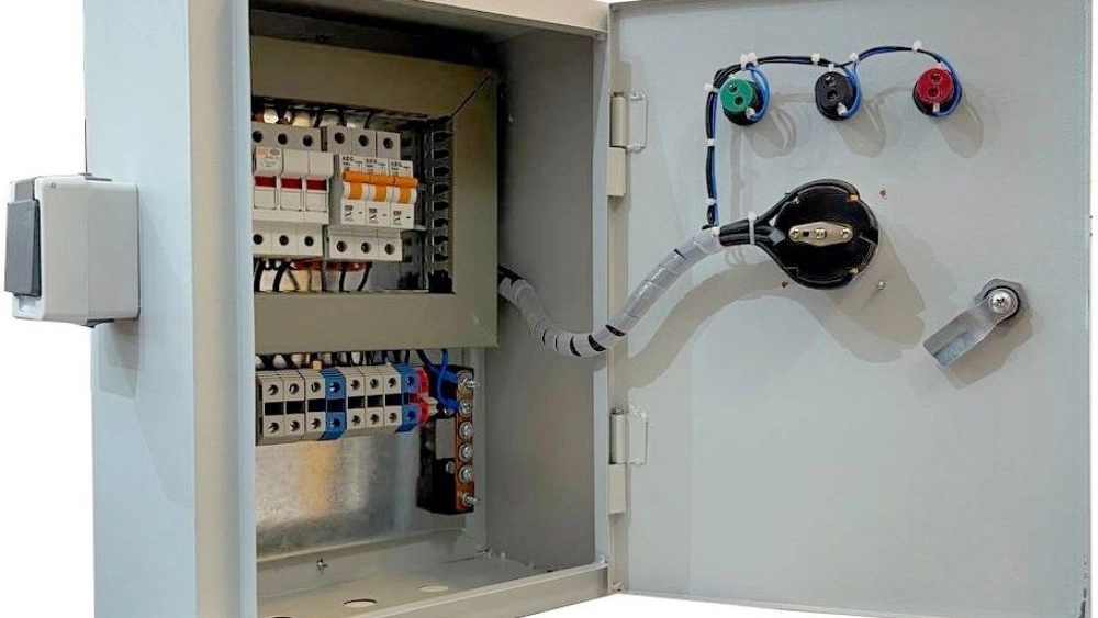 طراحی و اجرای تابلو برق صنعتی حرفه‌ ای در تهران