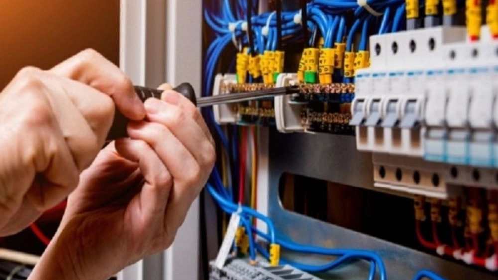 برقکاری ساختمان در کرج با اعزام فوری برقکار