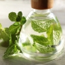 عطاری یاشا پاشا، تولید عرقیجات خانگی و گیاهان دارویی در ارومیه