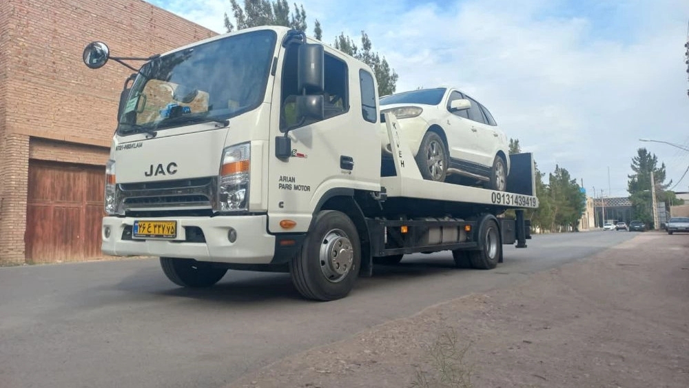 حمل خودرو صفر کیلومتر در کرمان بدون کوچک ترین آسیب
