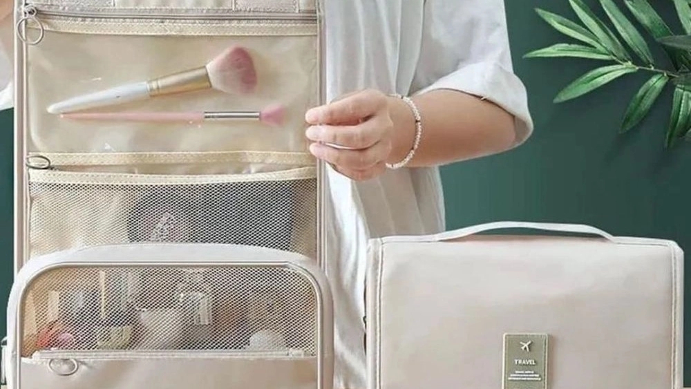 خرید کیف لوازم آرایشی زنانه با طراحی کاربردی
