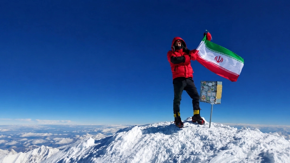 فتح قله‌ های یخ‌ زده با محصولات گرمایشی کوهنوردی پر جداری