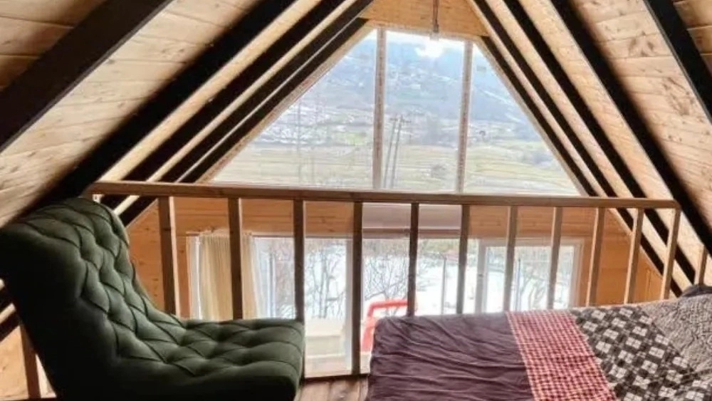 کلبه چوبی سوئیسی در دل جنگلهای سرسبز سوادکوه مازندران