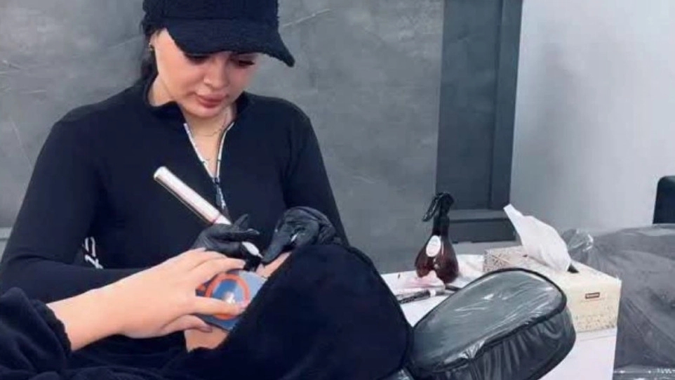 فیبروز ابرو طبیعی در قوچان با طراحی حرفهای متناسب فرم صورت