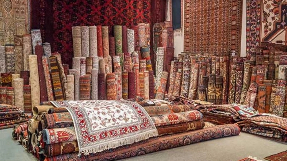 فرش قرمز کاشان‌ احمدی، فروش فرش ماشینی و گلیم در آران و بیدگل اصفهان