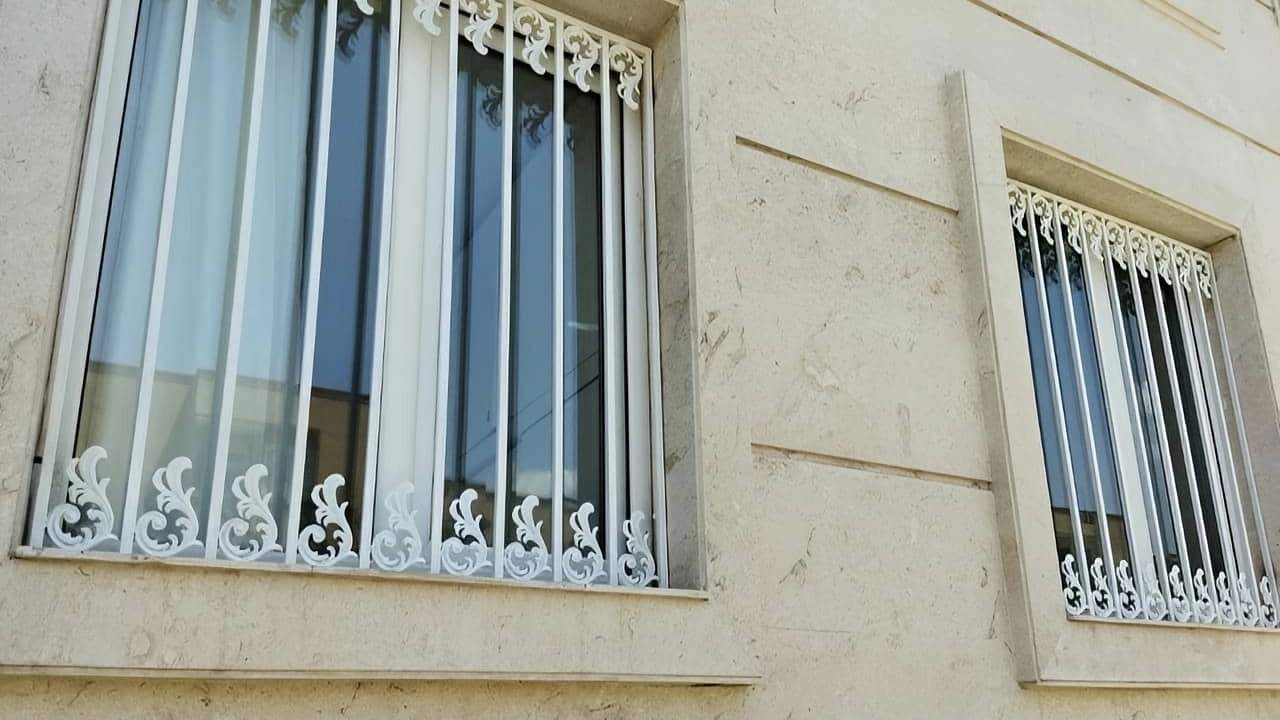 حفاظ عظیمی، تولید فروش حفاظ پنجره کولر و نرده آهنی در رشت